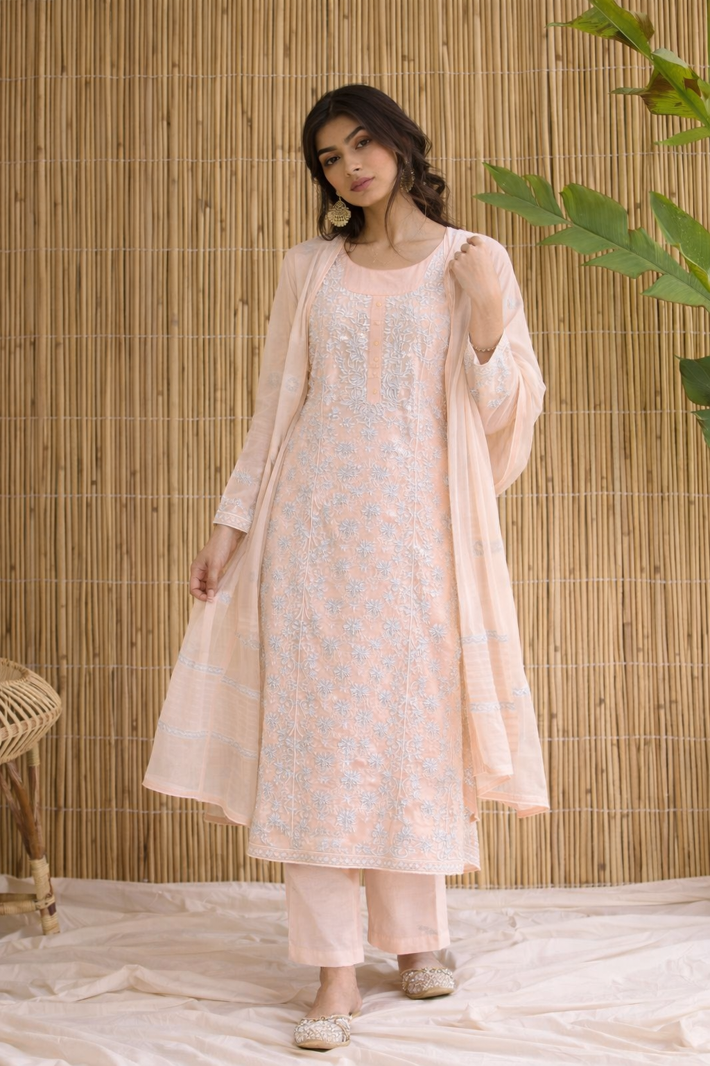 Chikankari Mul-Mul Kurta Set .