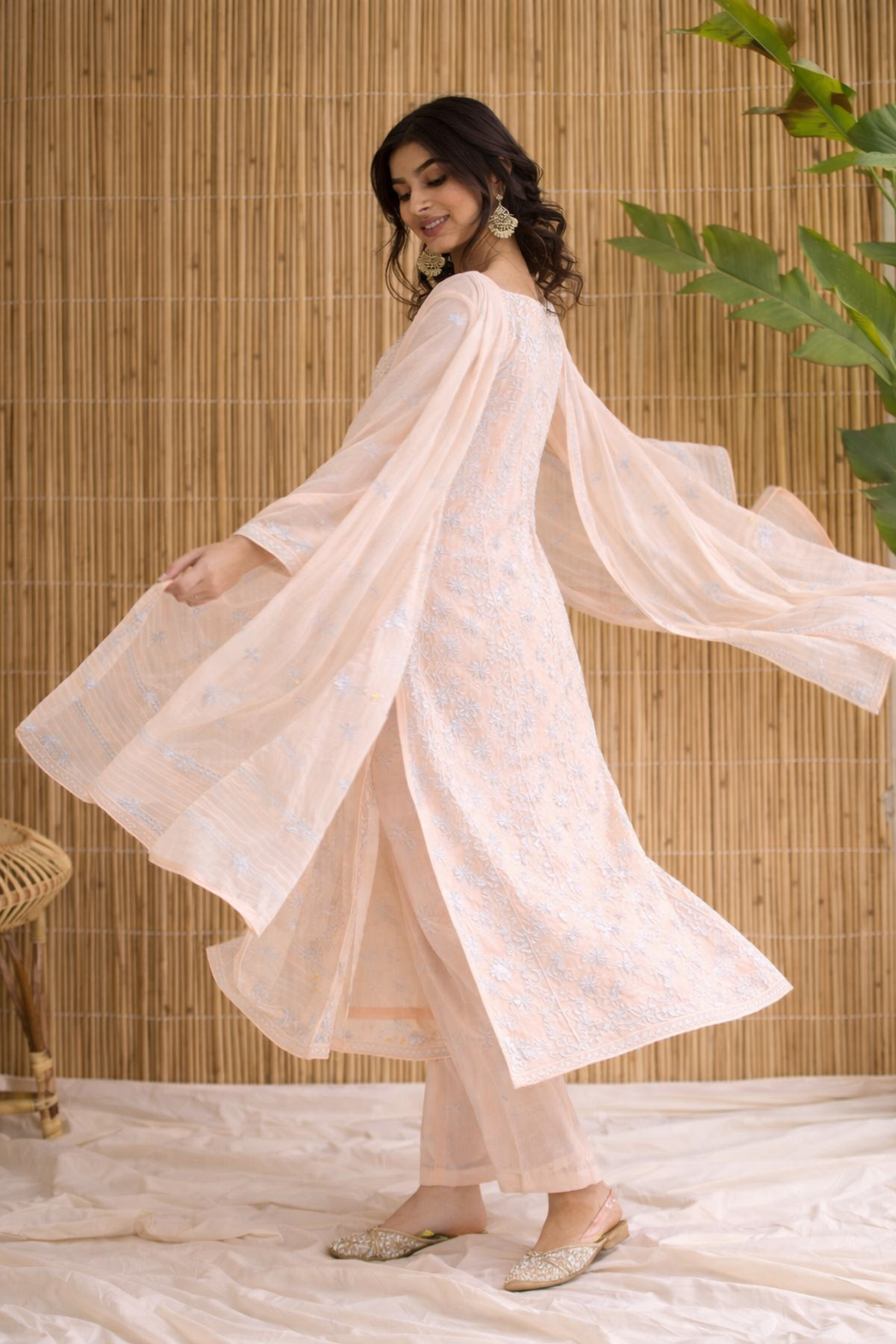 Chikankari Mul-Mul Kurta Set .